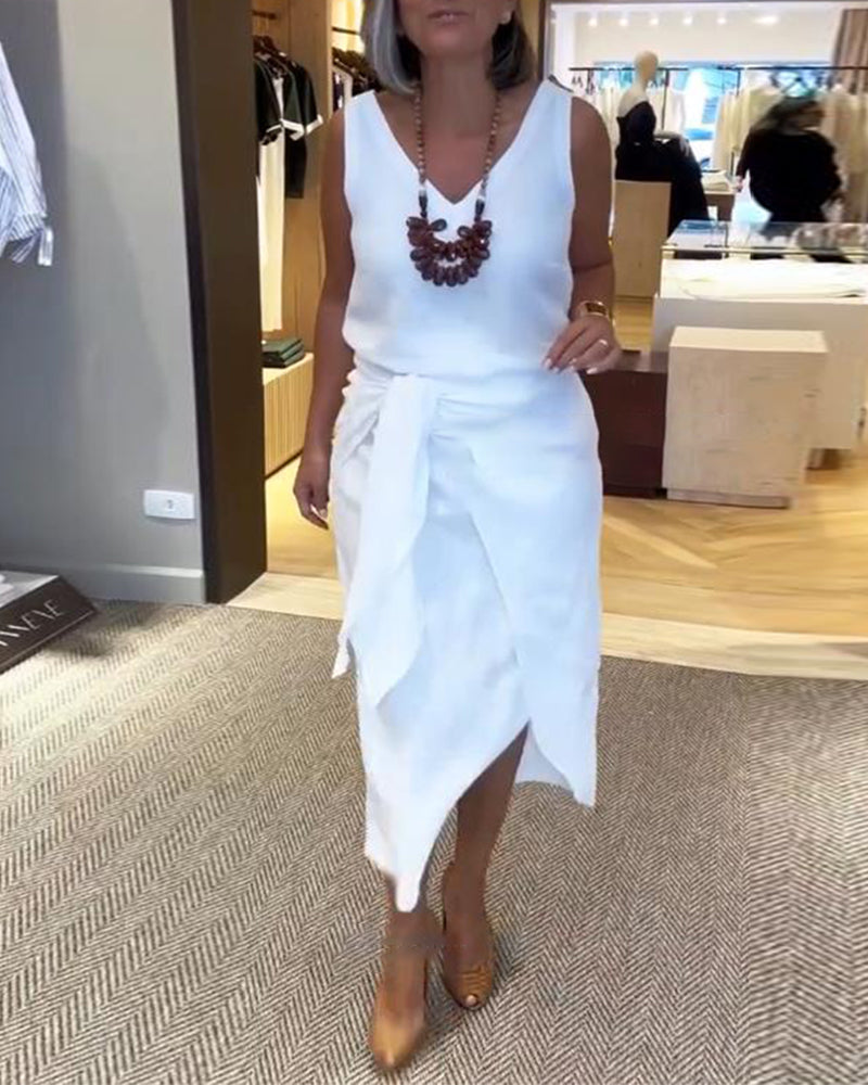 Sleeveless V-Neck Solid Color Dress