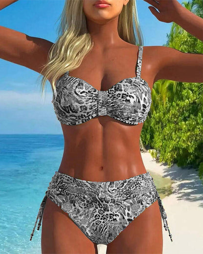 Eye-catching Leopard-print Two-piece Swimsuit