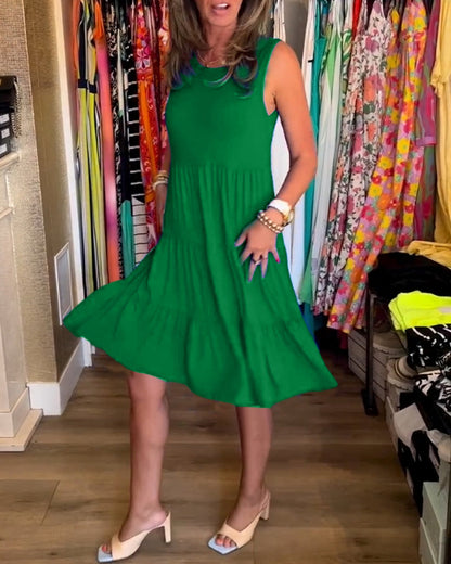 Pleated sleeveless loose dress