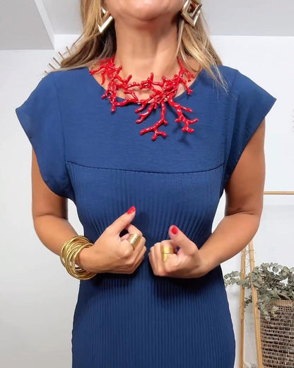 Sleeveless pleated simple solid color dress