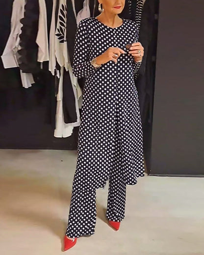 Elegant polka dot slit suit