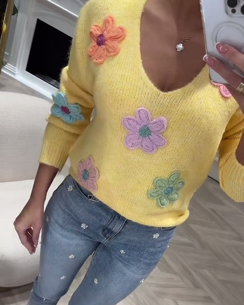 Long-Sleeved Floral V-Neck Pullover