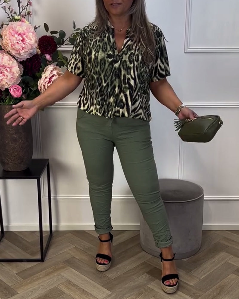 Fashionable Leopard Print Short-Sleeved Blouse