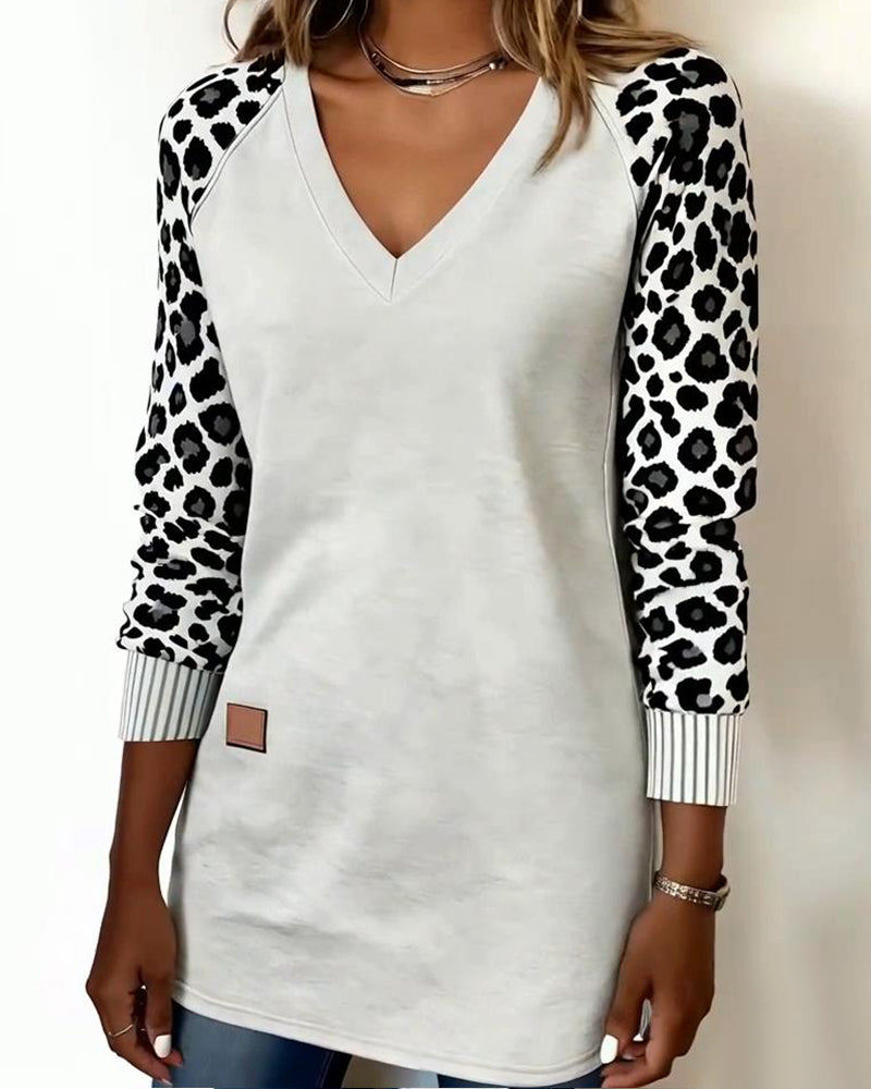 Mid-Length V-Neck Leopard Print Sweatshirt